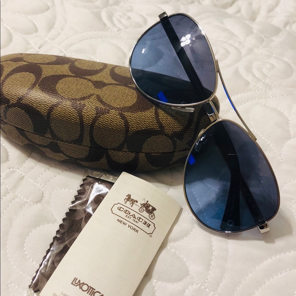 Coach “Stephanie” blue aviators